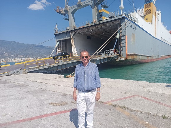 Εκατοντάδες καινούργια αυτοκίνητα στο λιμάνι του Βόλου