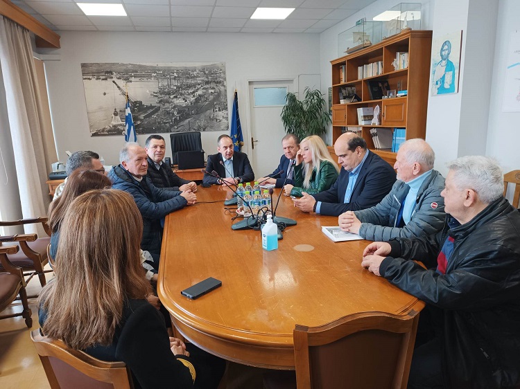 Στο λιμάνι του Βόλου ο Υπουργός Ναυτιλίας Ιωάννης Πλακιωτάκης