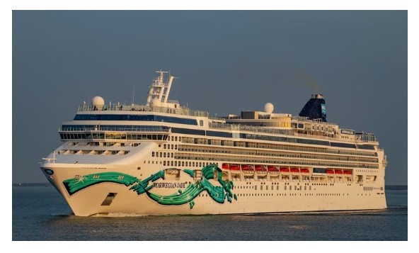 Κατάπλους κρουαζιεροπλοίου «NORWEGIAN JADE»