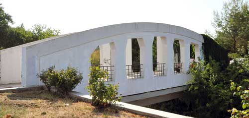 Η γέφυρα του Βρύχωνα αποτελεί ιστορικό μνημείο καθώς είναι η πρώτη γέφυρα από οπλισμένο σκυρόδεμα.